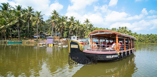 3.Nelliyadi river tourism shikkara boat